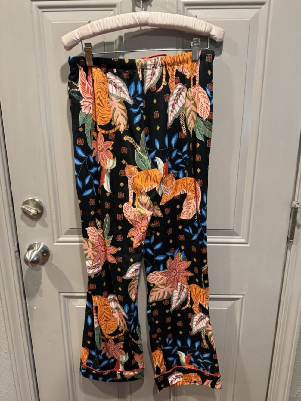 Room Service Women's Tiger Black Orange Multi Floral Pajama Set PJs S Small NEW - Picture 8 of 16